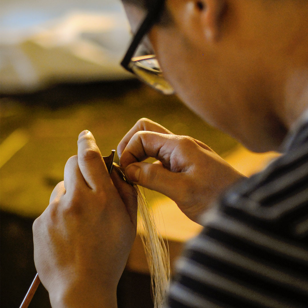 The bow hairing's characteristics - Violin Making School In Cremona ...